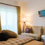 Gaestehaus Reicher 게스트하우스 3*